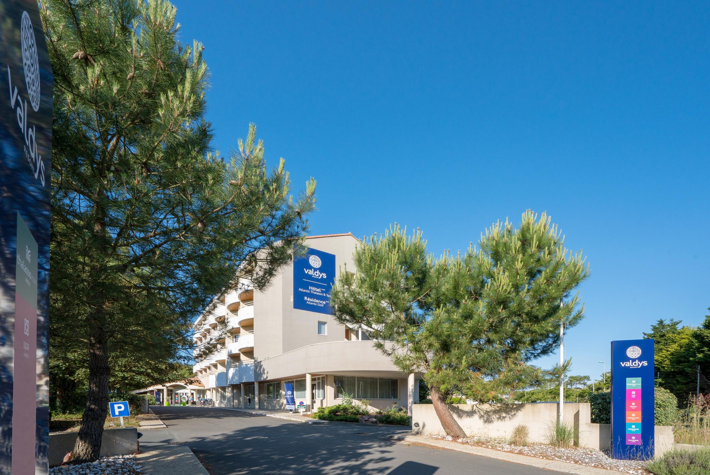 Residence Valdys Thalasso & Spa - Les Pins Сен-Жан-де-Мон Экстерьер фото